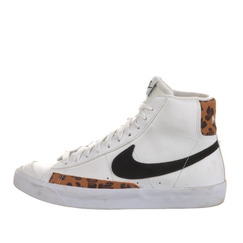 Nike Leather Animal Print Sneakers-EXCELLENT/Like New condition ⭐️⭐️⭐️⭐️.